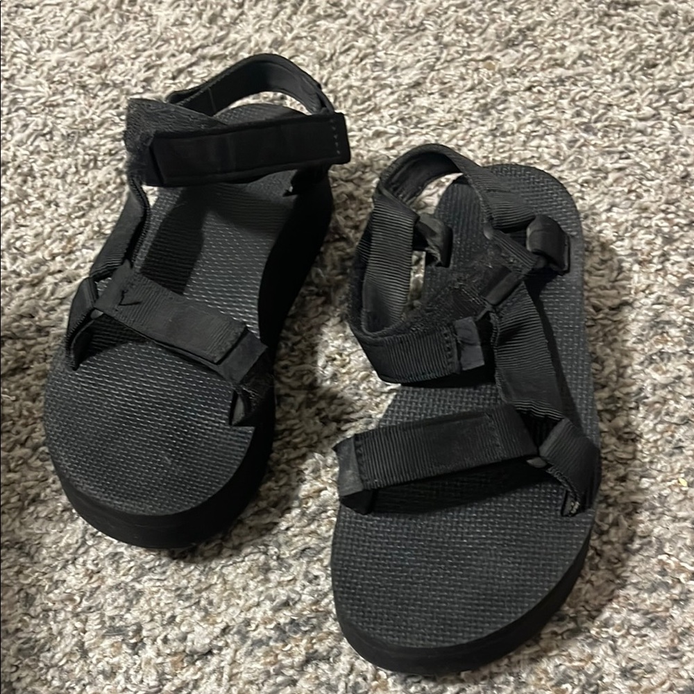 Black Strappy Sandals Teva
